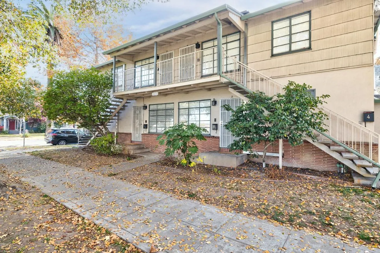 Pet Friendly Midtown/Downtown Entire Condo -Free Parking Sacramento