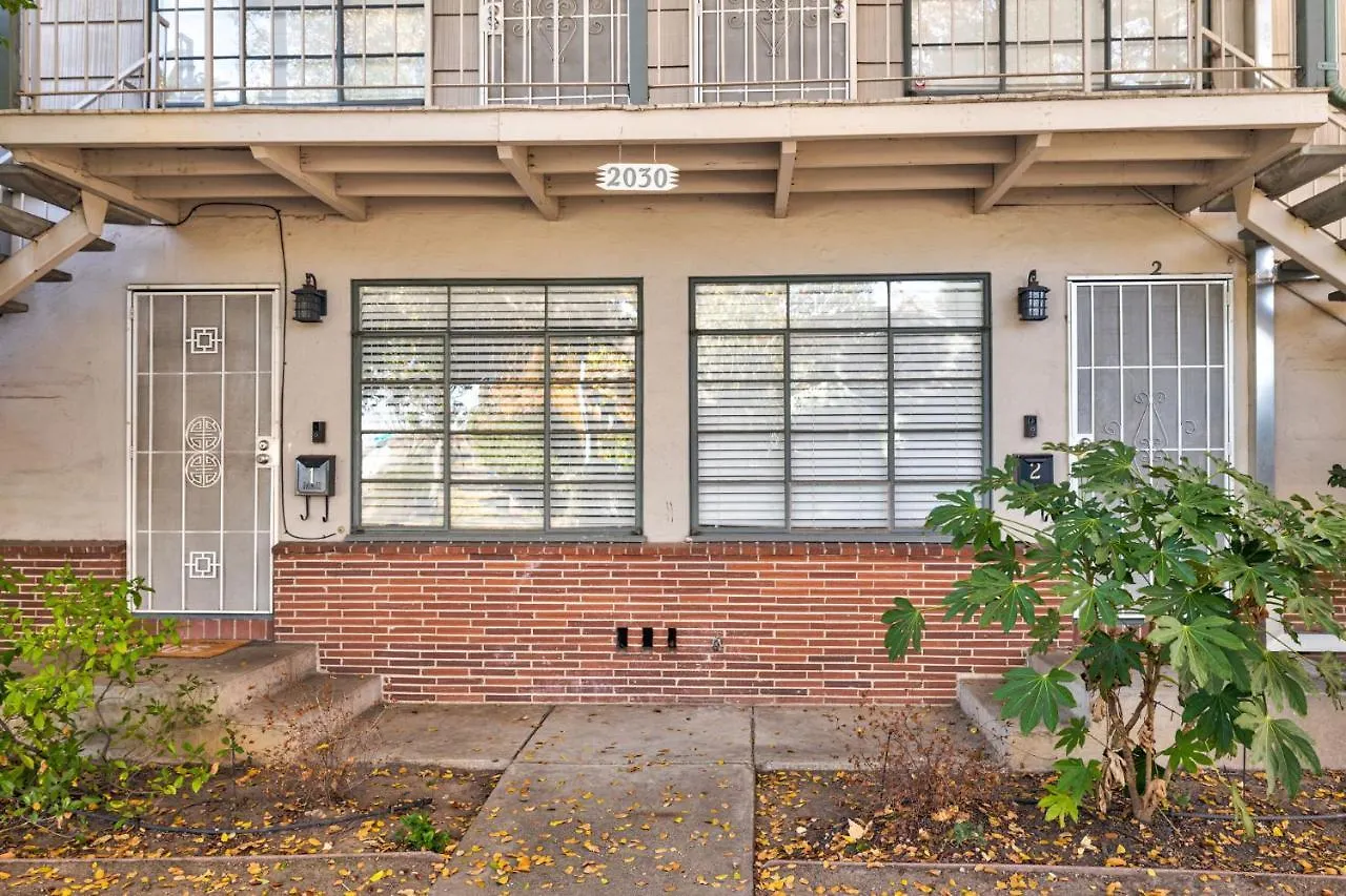 Apartment Pet Friendly Midtown/Downtown Entire Condo -Free Parking Sacramento